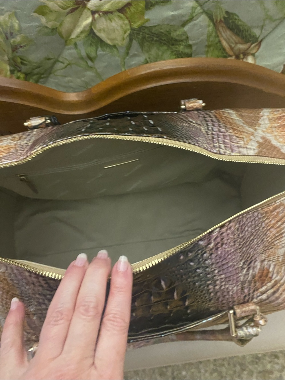 NWT
Rare Weekender- Truffle Python Ombre - Picture 3 of 5